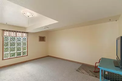 10328 W State Road 81, Beloit, WI 53511 - Photo 24