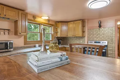 10328 W State Road 81, Beloit, WI 53511 - Photo 16