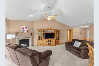 108 Sarahs Way, Sheboygan Falls, WI 53085 - Photo 6