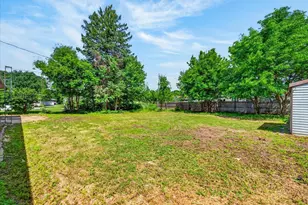 2415 Hyacinth Ave, Janesville, WI 53545 - Photo 10