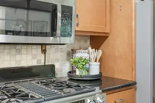 1210 Sweetbriar Rd, Madison, WI 53705 - Photo 10