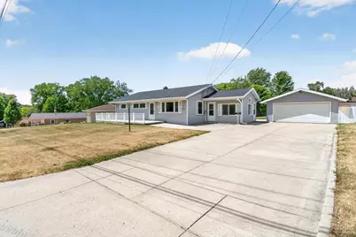 500 Newville Street, Edgerton, WI 53534 - Photo 2