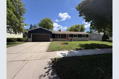 1020 Devonshire Drive, Oshkosh, WI 54902 - Photo 8