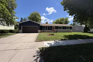 1020 Devonshire Dr, Oshkosh, WI 54902 - Photo 8
