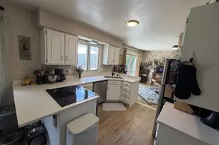 1020 Devonshire Dr, Oshkosh, WI 54902 - Photo 2