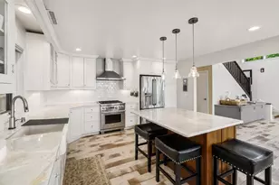 2800 Tomahawk Ct, Middleton, WI 53562 - Photo 12