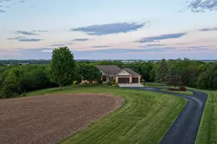 6128 Imperial Dr, Waunakee, WI 53597 - Photo 2
