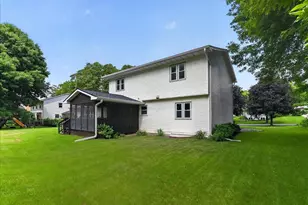 5651 Byrneland St, Fitchburg, WI 53711 - Photo 6