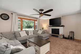 7053 Fawn Ln, Sun Prairie, WI 53590 - Photo 8