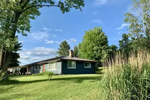N1644 Poeppel Rd, Fort Atkinson, WI 53538 - Photo 2