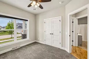 822 Ronald Overlook, Waunakee, WI 53597 - Photo 28