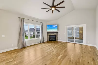 822 Ronald Overlook, Waunakee, WI 53597 - Photo 6
