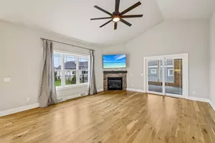 822 Ronald Overlook, Waunakee, WI 53597 - Photo 6