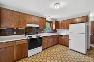 1605 Maple St, Middleton, WI 53562 - Photo 8