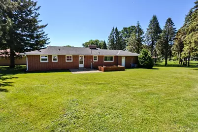 2511 Sunny Ridge Court, Monroe, WI 53566 - Photo 4