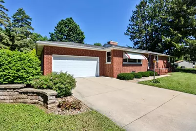 2511 Sunny Ridge Court, Monroe, WI 53566 - Photo 2