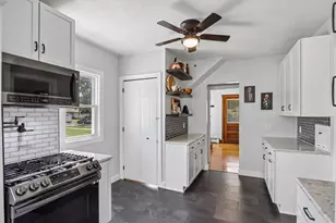 1401 Oakland Ave, Janesville, WI 53545 - Photo 12