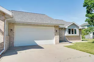 3140 Rebel Dr, Sun Prairie, WI 53590 - Photo 52