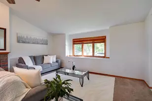 3140 Rebel Dr, Sun Prairie, WI 53590 - Photo 8