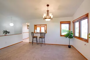 3140 Rebel Dr, Sun Prairie, WI 53590 - Photo 14