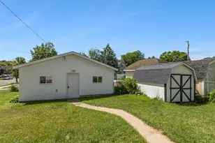 528 4th St, Baraboo, WI 53913 - Photo 2