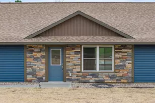 1123 S Gale Ln, Dell Prairie, WI 53965 - Photo 2