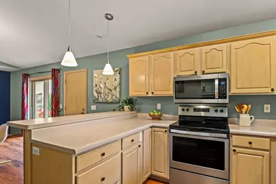 6302 Dylyn Drive, Madison, WI 53719 - Photo 10