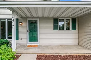 6302 Dylyn Dr, Madison, WI 53719 - Photo 4