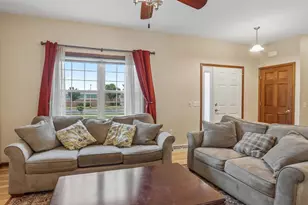 845 Kimball Ln, Verona, WI 53593 - Photo 10