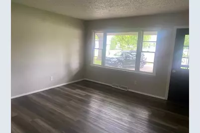 638 E Columbine Drive, Beloit, WI 53511 - Photo 8