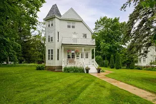 122 N 2nd St, Mount Horeb, WI 53572 - Photo 2