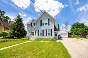 334 Grove St, Fort Atkinson, WI 53538 - Photo 2
