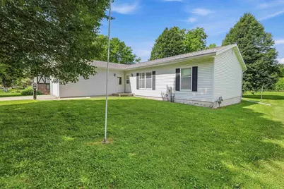 700 S Lincoln Avenue, Beaver Dam, WI 53916 - Photo 2