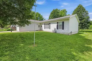 700 S Lincoln Ave, Beaver Dam, WI 53916 - Photo 2