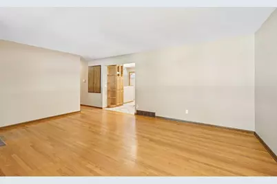 1210 Ellen Avenue, Madison, WI 53716 - Photo 6