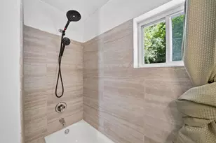 608 W Capitol Dr, Hartland, WI 53029 - Photo 16