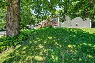 608 W Capitol Dr, Hartland, WI 53029 - Photo 36