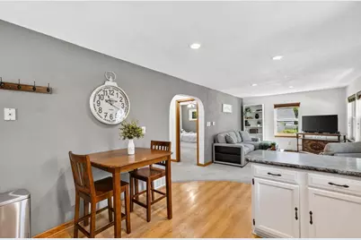 608 W Capitol Drive, Hartland, WI 53029 - Photo 12