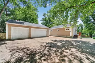 608 W Capitol Dr, Hartland, WI 53029 - Photo 38