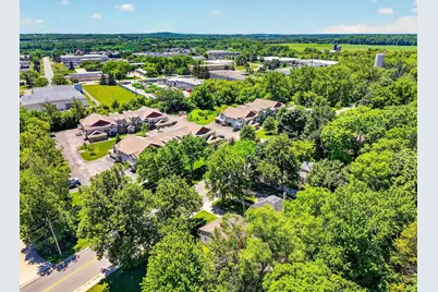 608 W Capitol Drive, Hartland, WI 53029 - Photo 52