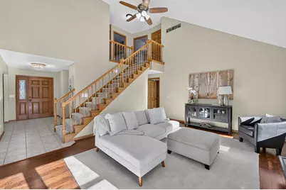 211 N Heatherstone Drive, Sun Prairie, WI 53590 - Photo 6