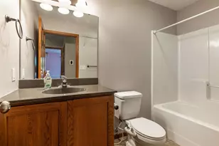 1118 Newport Ln, Holmen, WI 54636 - Photo 18