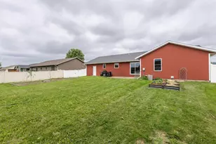 1118 Newport Ln, Holmen, WI 54636 - Photo 28