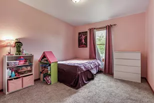 1118 Newport Ln, Holmen, WI 54636 - Photo 16