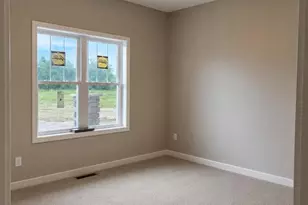 3731 Newcastle Dr, Janesville, WI 53546 - Photo 6