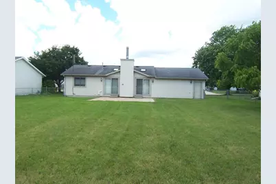 2715 N Robinson Dr. Drive, Beloit, WI 53511 - Photo 6