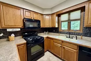 3210 Thornton Dr, Janesville, WI 53548 - Photo 8