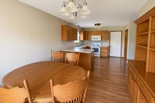809-811 Vista Ridge Dr, Mount Horeb, WI 53572 - Photo 12