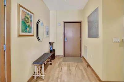 125 N Hamilton Street #806, Madison, WI 53703 - Photo 18