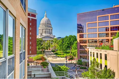 125 N Hamilton Street #806, Madison, WI 53703 - Photo 4
